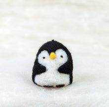 Load image into Gallery viewer, Penguin Felti