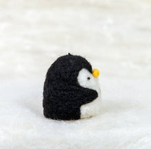 Load image into Gallery viewer, Penguin Felti